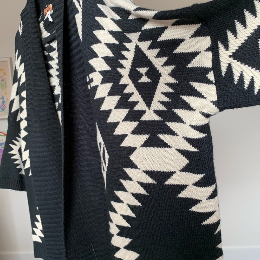 Southwest sweater - Picture 2 of 4